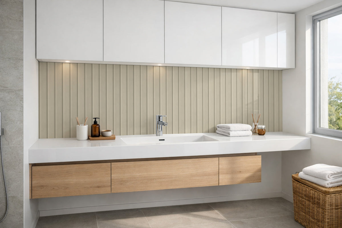 Waschbeckenrückwand Holzoptik